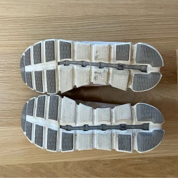 On Cloud Sneakers in Light Purple - Picture 4 of 5